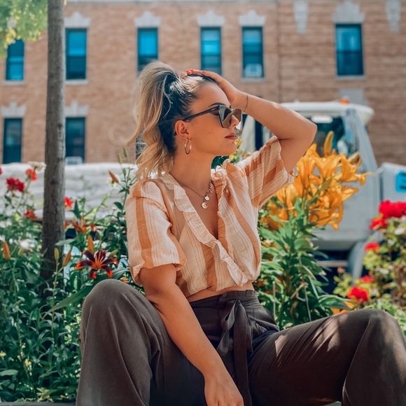 Top - Picture 2 of 6